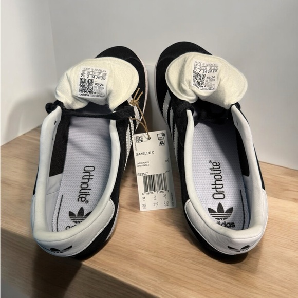 Adidas Kids Gazelle Black Sneakers size 2 1/2 - Picture 5 of 6